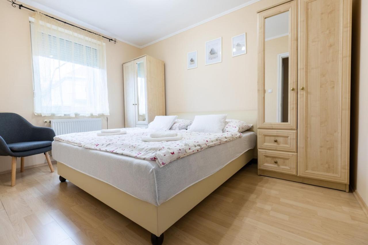 Hajdúszoboszló Marta Apartman מראה חיצוני תמונה
