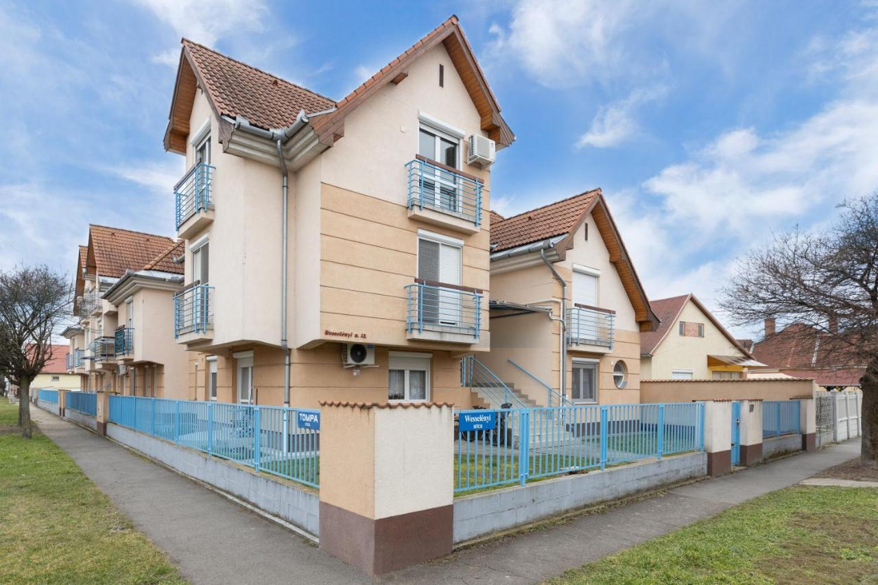 Hajdúszoboszló Marta Apartman מראה חיצוני תמונה