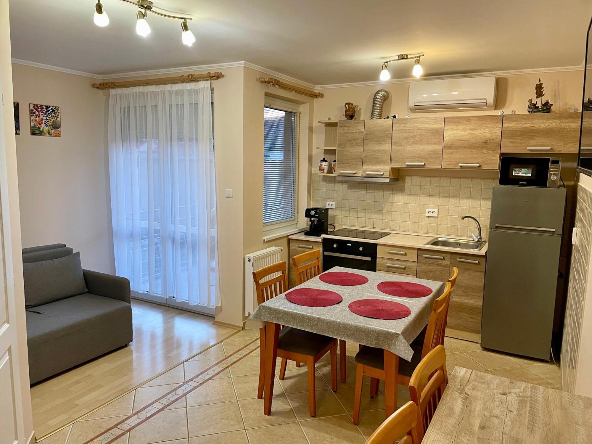 Hajdúszoboszló Marta Apartman מראה חיצוני תמונה