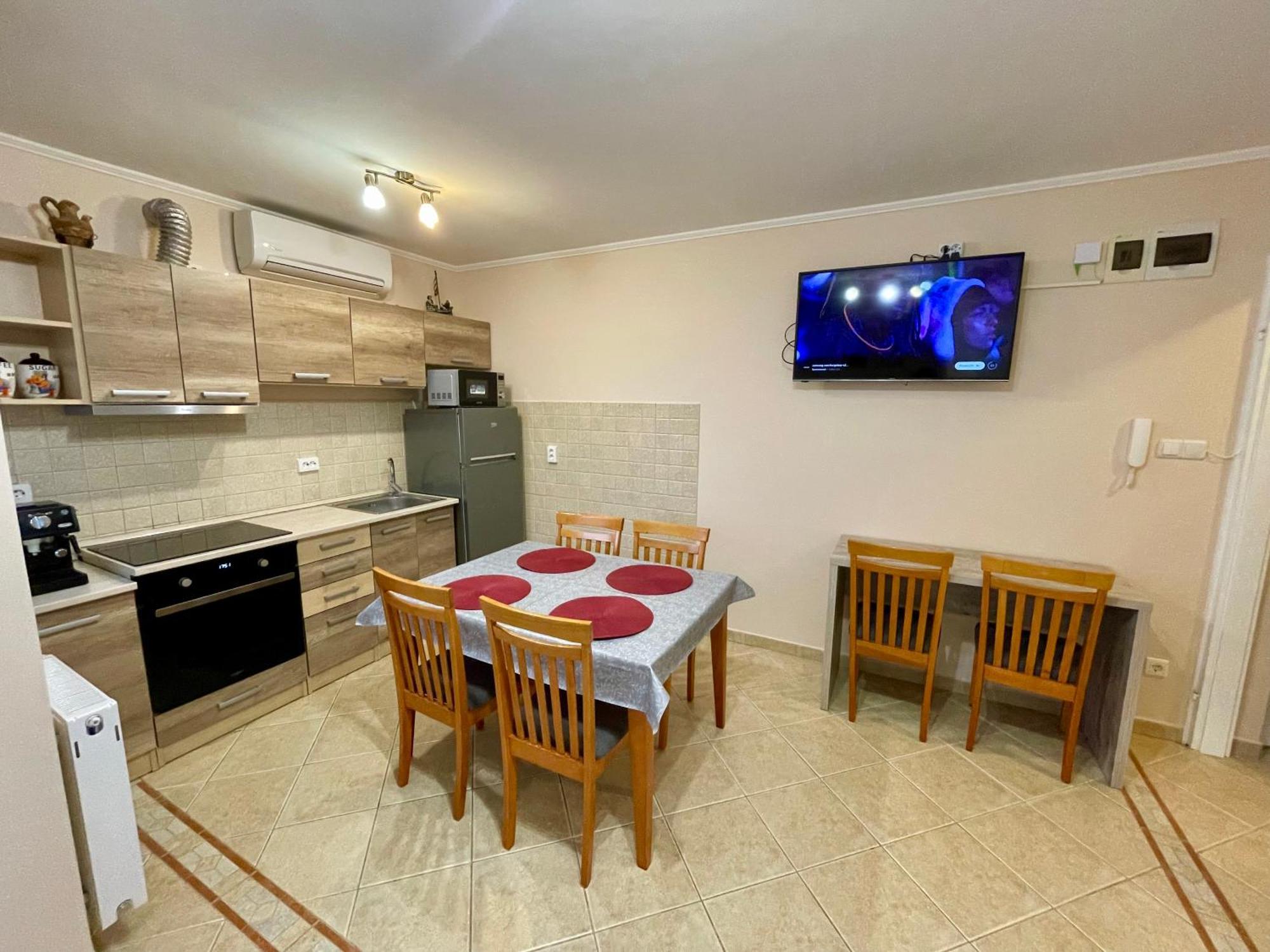 Hajdúszoboszló Marta Apartman מראה חיצוני תמונה